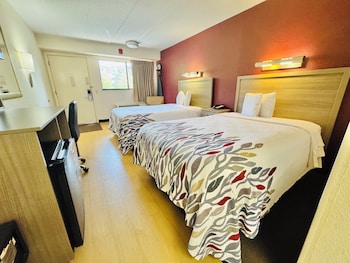Deluxe Room, 2 Double Beds (Smoke Free)