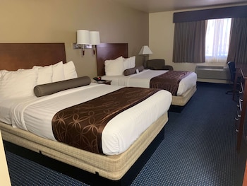 Standard Room, 2 Queen Beds, Non Smoking, Refrigerator & Microwave (Pet Friendly)