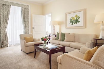 Suite, 1 Bedroom (Avenue View)