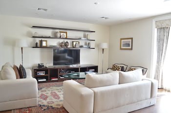 Executive Suite, City View