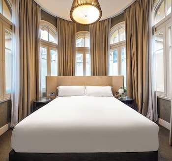 Signature Suite