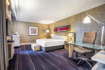 Premium Room, 1 King Bed, Club Lounge Access
