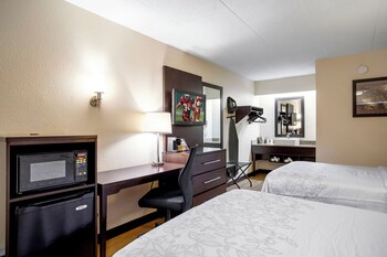 Deluxe Room, 2 Double Beds (Smoke Free)