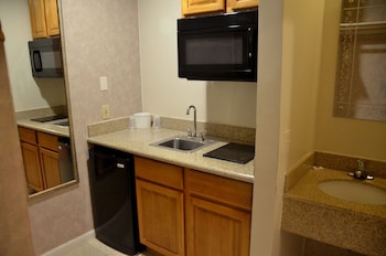 Deluxe Room, 1 King Bed, Non Smoking, Kitchen