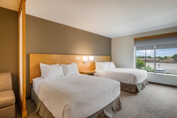 Classic Room, Multiple Beds (2 Queenbeds & 1 Sofabed)