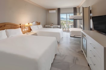 Family Room, Multiple Beds (2 Adult  2Kid)