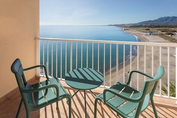 Family Room, Sea View (Connected, Front,  4+2)