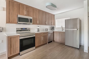 Condo, 1 Bedroom, Kitchen