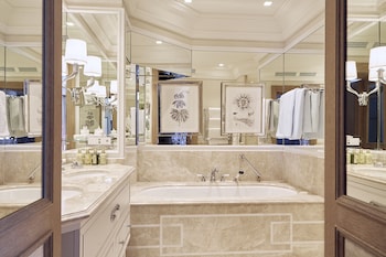 Suite (Palace)