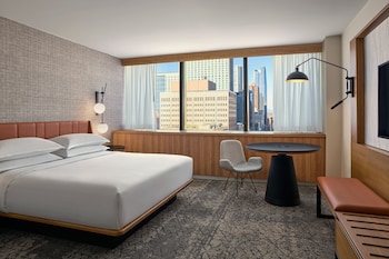 Room, 1 King Bed (Mobility/Hearing Accessible, Tub)
