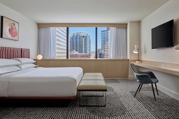 Room, 1 King Bed (City View)