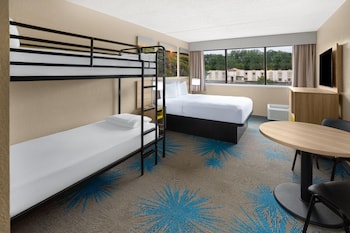 Family Suite, Multiple Beds, Non Smoking (twin over twin bunk beds)