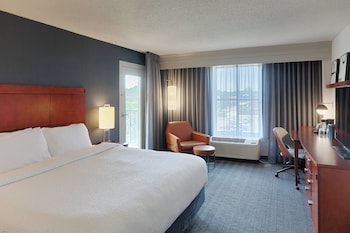 Room, 1 King Bed, Hearing Accessible, Balcony