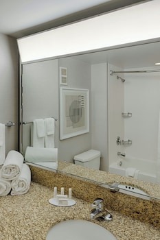 Room, 2 Queen Beds, Hearing Accessible