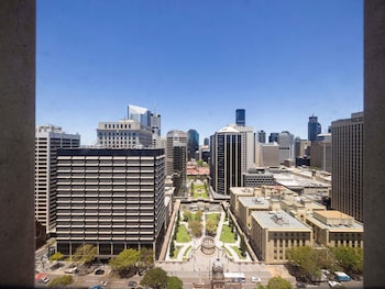 Prestige Suite Club Access, King Bed, Separate Lounge, City View High Floor, Luxury Bath, 64m2