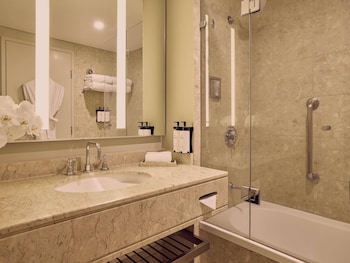 Superior Room, 1 King Bed