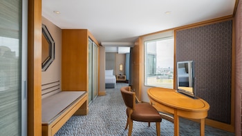 Premium Suite, 1 Bedroom, Non Smoking, City View
