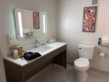 Room, Multiple Beds, Mobility Accessible, Non Smoking
