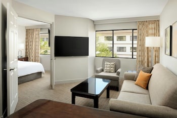 Suite, 1 Bedroom,  King Bed, & Sofa Bed, Patio, Pool View