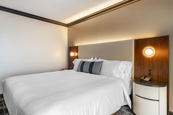 Deluxe Room, 1 King Bed