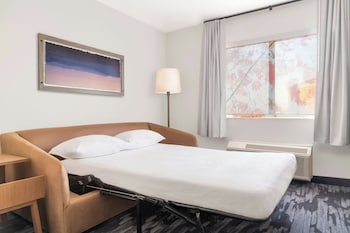 Executive Suite, 1 King Bed with Sofa bed