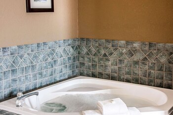 Suite, 2 Queen Beds, Non Smoking