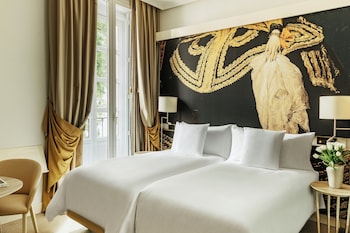 Premier Room, Connecting Rooms