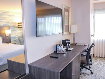 Standard Room, 1 Queen Bed