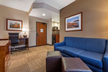 City View Deluxe Balcony Queen Suite