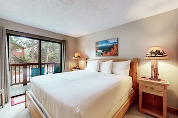 Condo, 2 Bedrooms