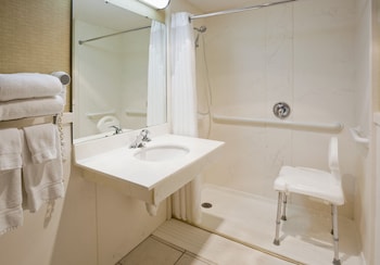 Standard Room, 1 Queen Bed, Roll-in Shower (Mobility )