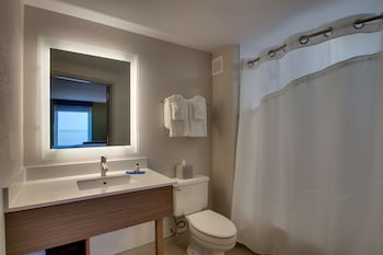 Standard Room, 1 King Bed, Bay View