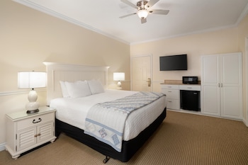 Standard Room, 1 King Bed, Non Smoking, Jetted Tub