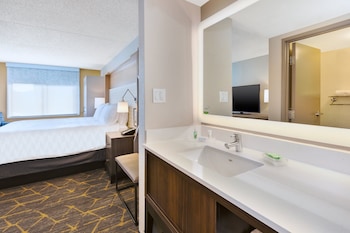 Standard Room, 1 King Bed, City View