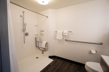 Standard Room, 1 Queen Bed, Accessible (Communications)