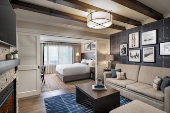 Junior Suite, 1 King Bed with Sofa bed, Valley View