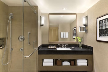 Suite, 1 King Bed (Alpine)