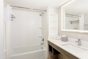Standard Room, 1 King Bed with Sofa bed, Oceanfront (High Floor)