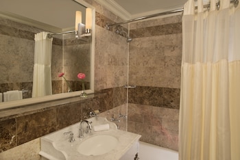 Premier Room, 1 King Bed