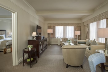 Suite, 1 Bedroom (On the Avenue)