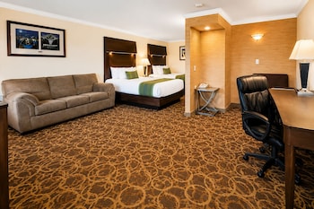 Suite, 2 Queen Beds, Non Smoking