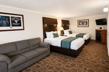 Suite, 2 Queen Beds, Non Smoking