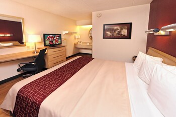 Standard Room, 1 King Bed (Smoke Free)