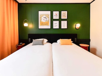 Room, 2 Twin Beds (Design)