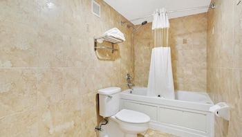 Suite, 2 Queen Beds, Non Smoking (Jacuzzi)