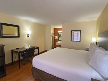 Standard Room, 1 King Bed, Accessible, Bathtub