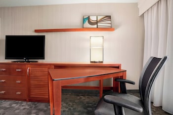 Suite, 1 Bedroom, Balcony