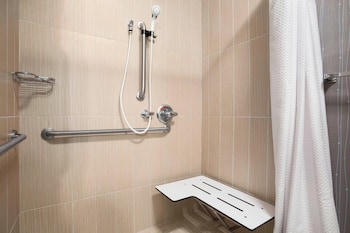 Room, 2 Queen Beds, Hearing Accessible