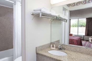 Basic Double Room, 1 Double Bed, Accessible, Non Smoking (Mobility,Tub w/Grab Bars)
