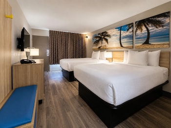 Room, 2 Queen Beds, Non Smoking